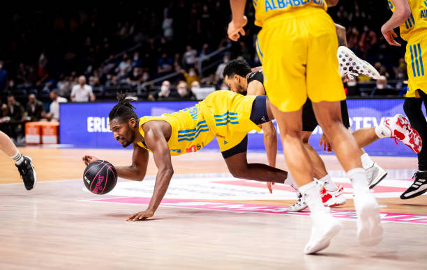 并关心TT 并关心TT